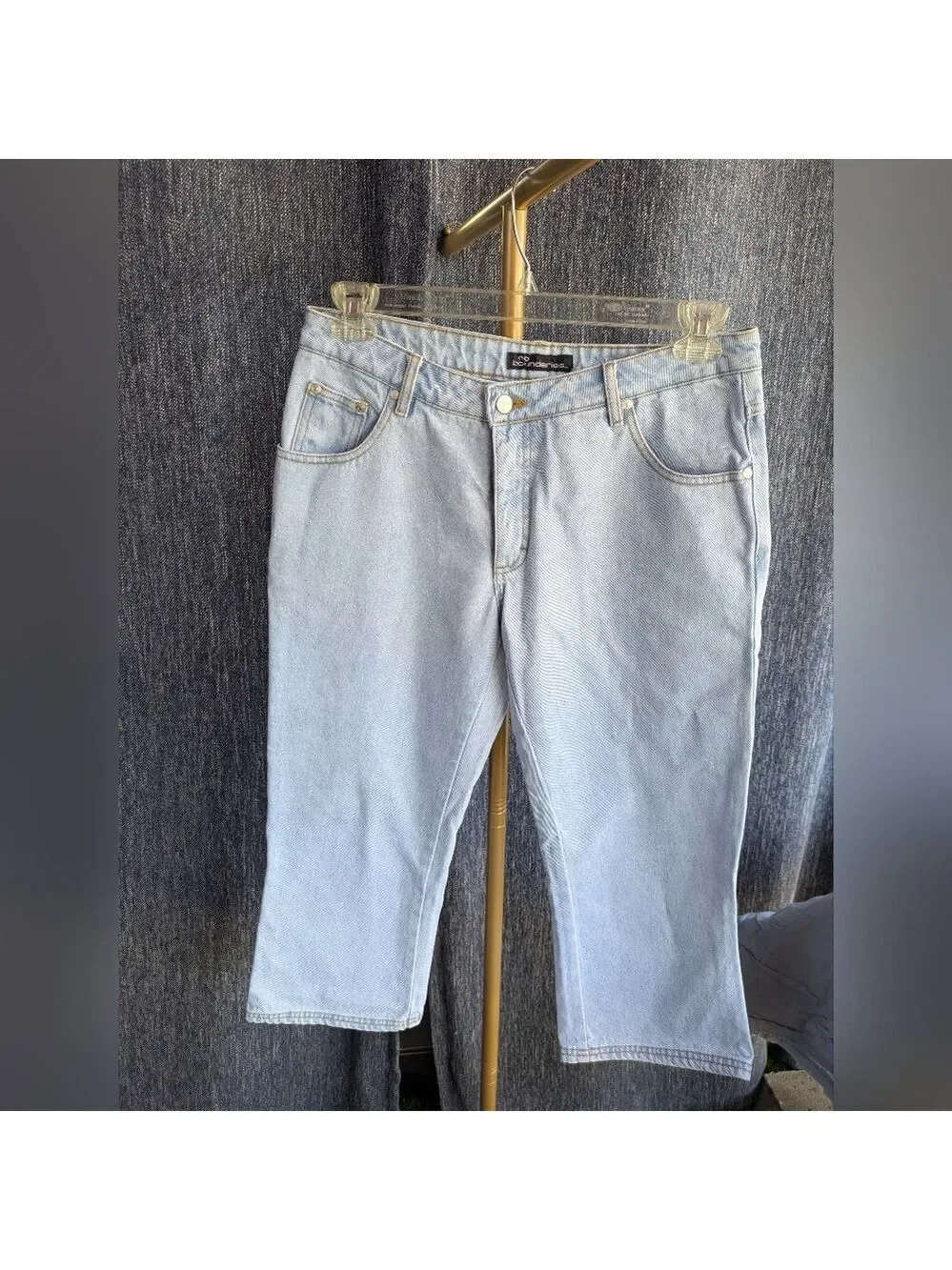 No Boundaries Light‎ Blue Denim Capri, Jrs. Size 11